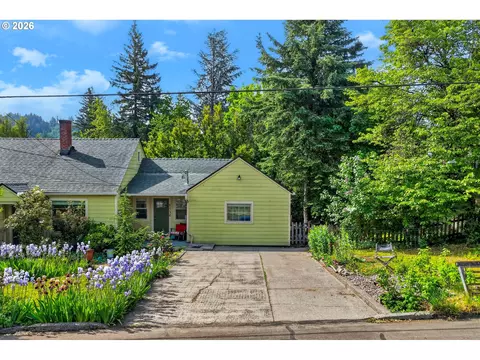 Exterior - 1130 NW 1st St, Gresham, OR 97030 photo 2 of 18