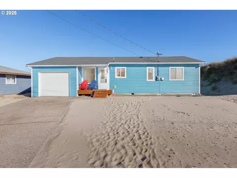 105 NW Oceania Dr, Waldport, OR 97394