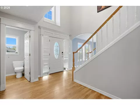 Entry Way - 328 SW 38th Loop, Gresham, OR 97080 photo 2 of 3