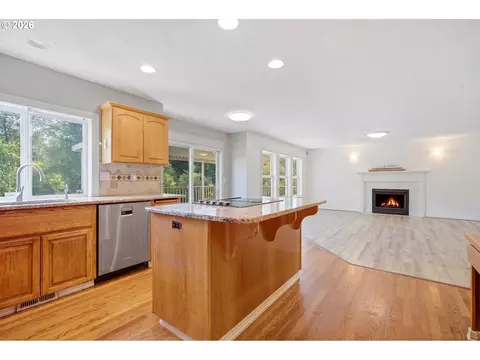 Kitchen - 328 SW 38th Loop, Gresham, OR 97080 photo 1 of 5