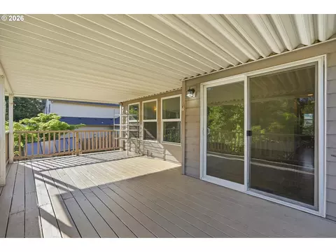 Exterior - 328 SW 38th Loop, Gresham, OR 97080 photo 5 of 8