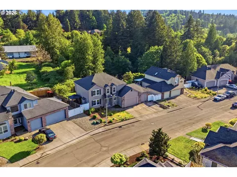 328 SW 38th Loop, Gresham, OR 97080