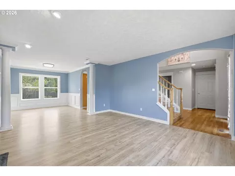 Living - 328 SW 38th Loop, Gresham, OR 97080 photo 3 of 7