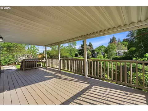 Exterior - 328 SW 38th Loop, Gresham, OR 97080 photo 6 of 8