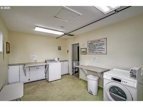 205 S 54th St #76, Springfield, OR 97478 photo 41