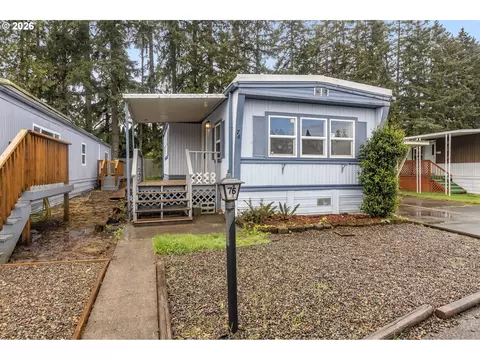 205 S 54th St #76, Springfield, OR 97478