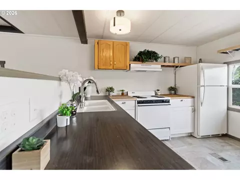 205 S 54th St #76, Springfield, OR 97478 photo 6