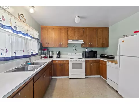 205 S 54th St #76, Springfield, OR 97478 photo 40