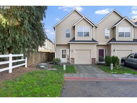 887 SW 198th Pl, Beaverton, OR 97003