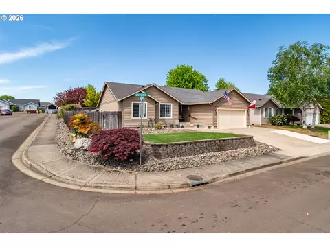 317 Greystone St, Sutherlin, OR 97479
