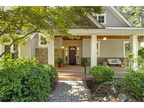 3562 Upper Dr, Lake Oswego, OR 97035