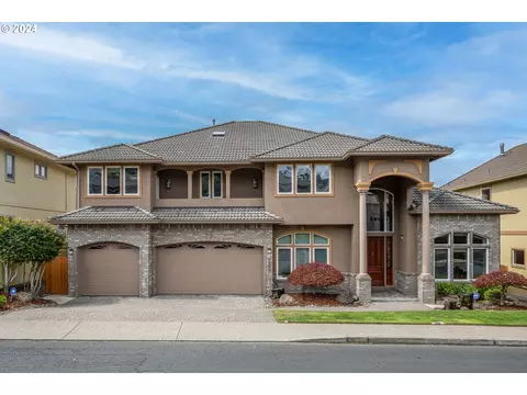 9365 SE Pennington Ct, Happy Valley, OR 97086