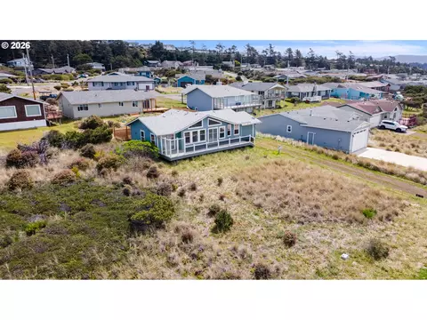 2413 NW Oceania Dr, Waldport, OR 97394