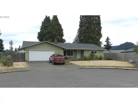 5244 D St, Springfield, OR 97478