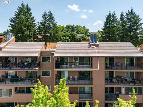 213 Oswego Smt #BLDG 25, Lake Oswego, OR 97035