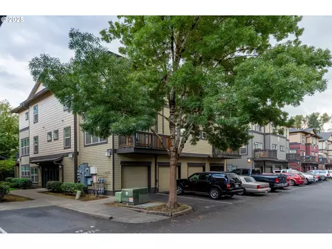 22848 SW Forest Creek Dr #200, Sherwood, OR 97140