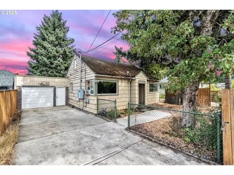 8451 SE Bush St, Portland, OR 97266