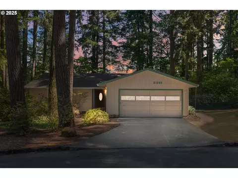 21060 S Casca Berry Ct, Oregon City, OR 97045