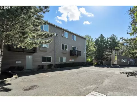 3317 SE 122nd Ave #1, Portland, OR 97236