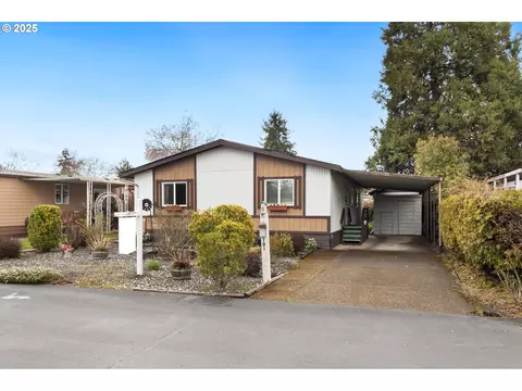 1400 Candlelight Dr #101, Eugene, OR 97402
