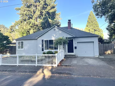 766 W Union St, Roseburg, OR 97471