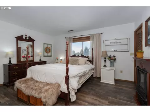 Bedroom - 43737 SErin Ln, Sandy, OR 97055 photo 1 of 5
