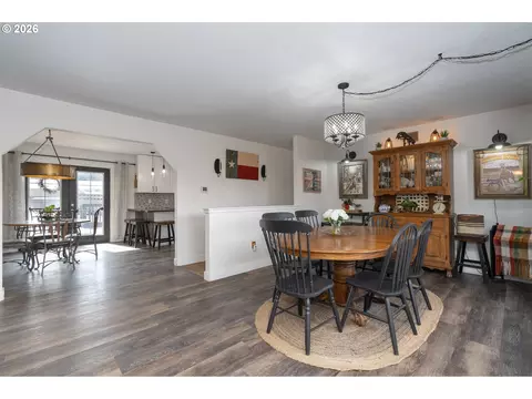 Dining - 43737 SErin Ln, Sandy, OR 97055 photo 1 of 2