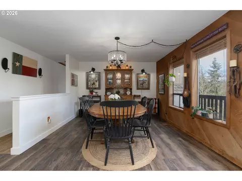 Dining - 43737 SErin Ln, Sandy, OR 97055 photo 2 of 2