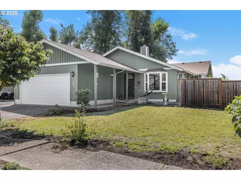 328 74th St, Springfield, OR 97478