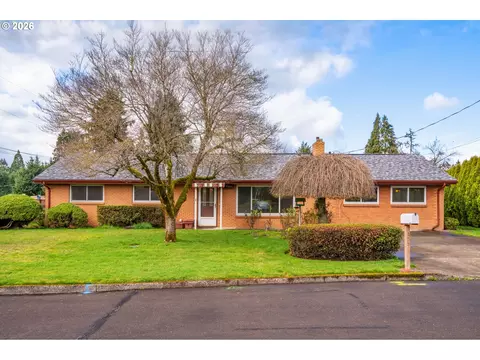 235 9th St, Washougal, WA 98671