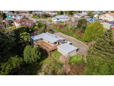 2912 Stanton Ave, North Bend, OR 97459