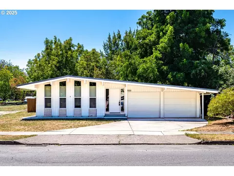 620 E 33rd Ave, Eugene, OR 97405