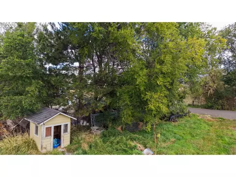 9 Dozer Dr, Dallesport, WA 98617