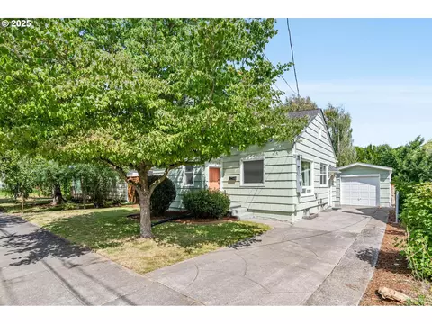 2435 N Watts St, Portland, OR 97217