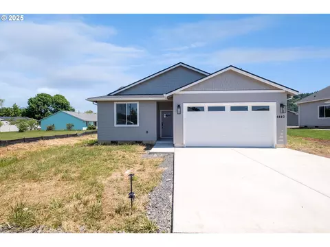 4440 Knotty Pine Ct, Sweet Home, OR 97386