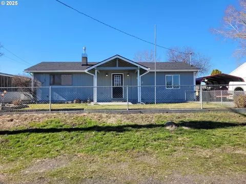 823 SW Cedar St, Pilot Rock, OR 97868