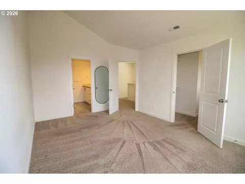 Bedroom - 842 S 22nd Ave, Cornelius, OR 97113 photo 2 of 6