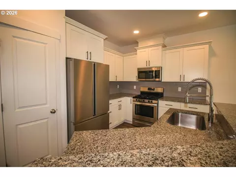 Kitchen - 842 S 22nd Ave, Cornelius, OR 97113 photo 1 of 3
