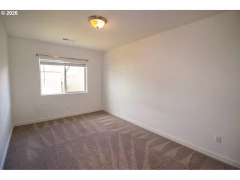 Bedroom - 842 S 22nd Ave, Cornelius, OR 97113 photo 5 of 6