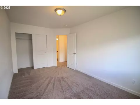 Bedroom - 842 S 22nd Ave, Cornelius, OR 97113 photo 6 of 6