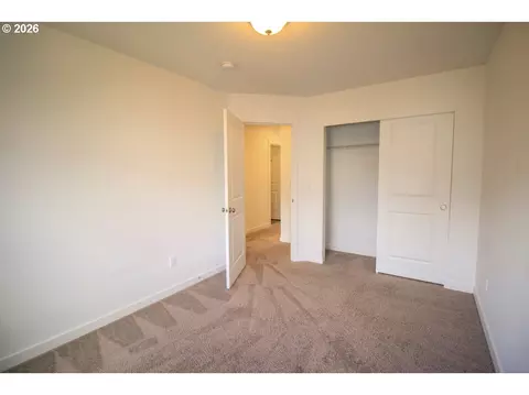 Bedroom - 842 S 22nd Ave, Cornelius, OR 97113 photo 4 of 6
