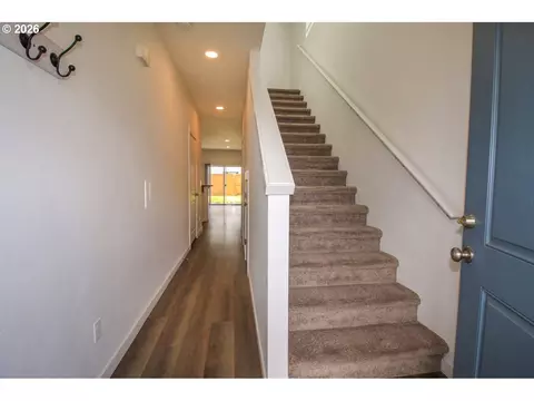 Entry Way - 842 S 22nd Ave, Cornelius, OR 97113 photo 1 of 3