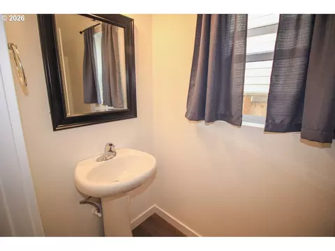 Bath - 842 S 22nd Ave, Cornelius, OR 97113 photo 1 of 4