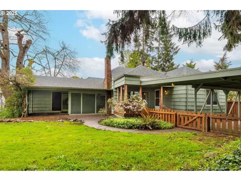 202 20th St, Springfield, OR 97477