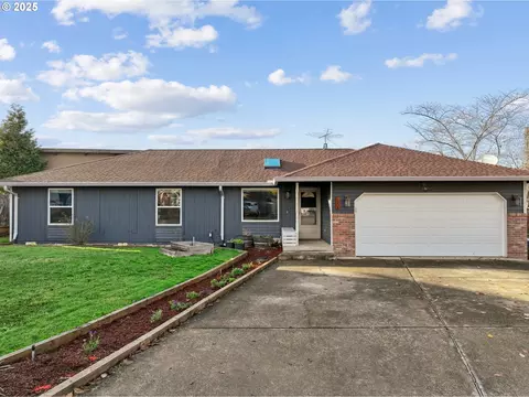 1005 NW Cazadero Ct, Estacada, OR 97023