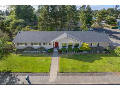 4065 Munsel Creek Dr, Florence, OR 97439