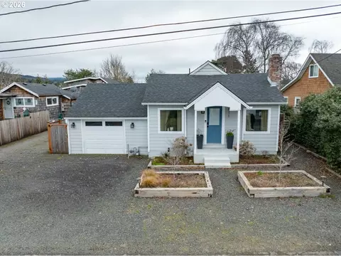 811 17th Ave, Seaside, OR 97138