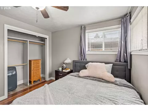 Bedroom - 4687 Leona Ct, Eugene, OR 97402 photo 7 of 8