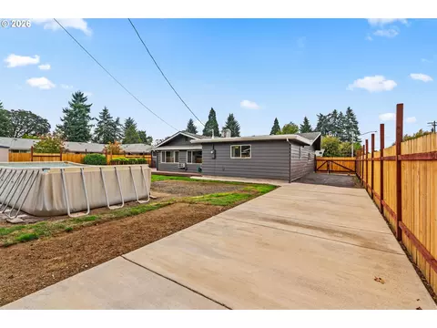 Exterior - 4687 Leona Ct, Eugene, OR 97402 photo 8 of 13