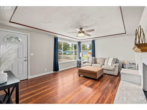 Living - 4687 Leona Ct, Eugene, OR 97402 photo 1 of 4